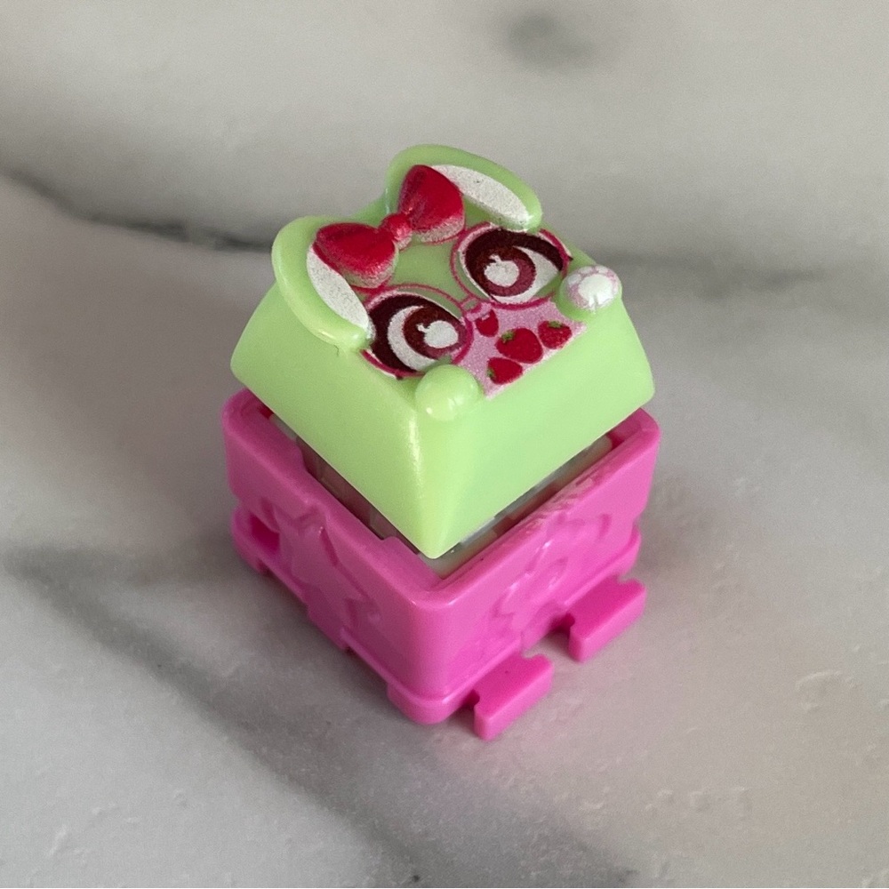 CLICKEEZ - Strawberry Treats - @SillyBerry123